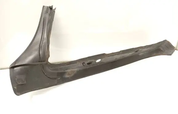 Audi A5 8T 8F Fender end trim 8T0821111A