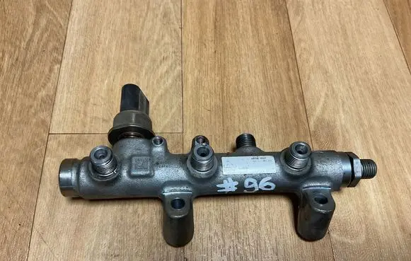 Volkswagen Touareg II Fuel main line pipe 059130089BT