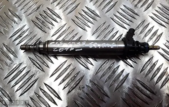 Mercedes-Benz CLS C218 X218 Fuel injector a2780700687
