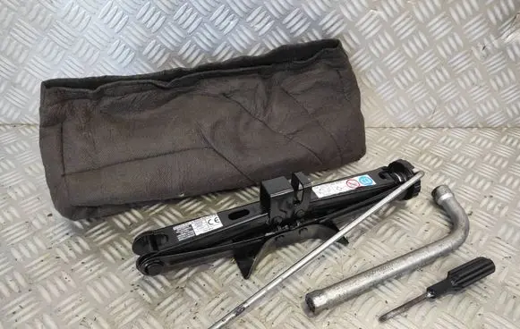 Fiat Fiorino Tool set 51883060 T233C831 MAX900X9