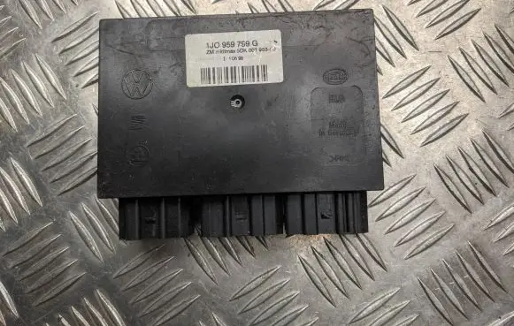 Volkswagen PASSAT B5.5 Comfort/convenience module 1J0959799G 5DK00795300