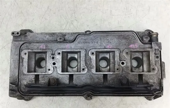 Audi A8 S8 D2 4D Rocker cam cover 077103472D