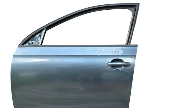 Seat Toledo IV (NH) Front door 5JA831311B