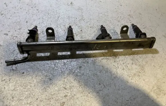 Fuel main line pipe