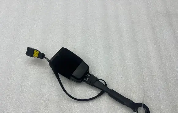 Opel Mokka B Front seatbelt buckle 9834687280
