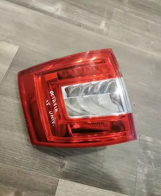 Skoda Octavia Mk3 (5E) Rear/tail lights 5E9945095 5E9945111