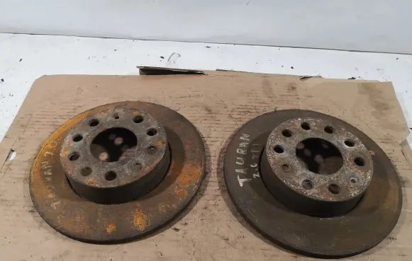 Volkswagen Touran I Rear brake disc