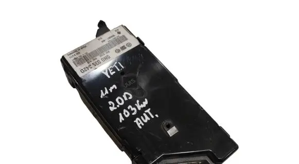 Skoda Yeti (5L) USB socket connector 5N0035342D 1000001006 7669177449