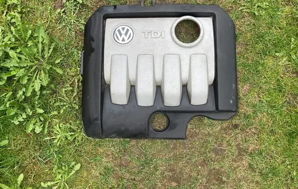 Volkswagen Golf V Engine cover (trim) 03G103925AN 03G103925