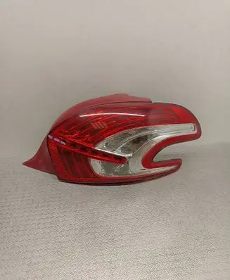 Peugeot 208 Rear/tail lights 9672628380