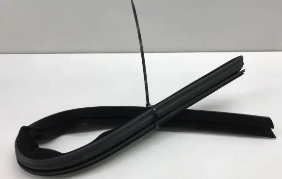 Audi A3 S3 8V Rubber seal front door window/glass 8V4837479