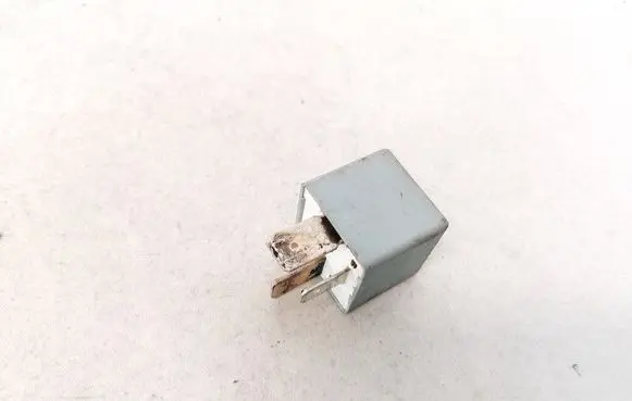 Volkswagen Golf II Other relay 171906383 20205007