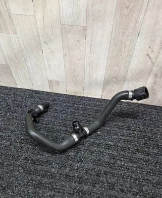 BMW 5 G30 G31 Engine coolant pipe/hose 8602619