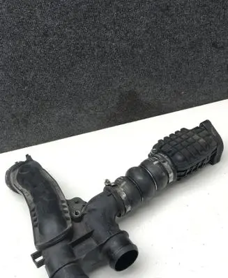 Peugeot 308 Engine coolant pipe/hose 9804177580