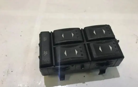 Ford Mondeo Mk III Electric window control switch 03163451 1s7t14a132bd