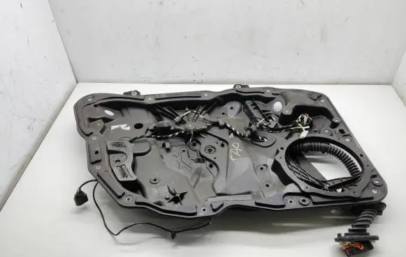 Front window lifting mechanism without motor