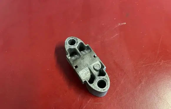 BMW X5 G05 Sway bar bush bracket, front 6865706 37106865706
