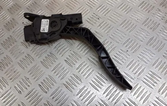 Ford Fiesta Accelerator throttle pedal 8V21-9F836-AB