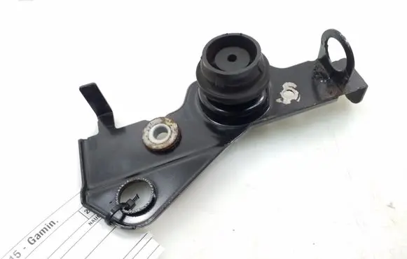 Toyota RAV 4 (XA40) Radiator mount bracket 1653426050