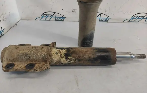 Volkswagen II LT Front shock absorber/damper 9013230198 2D0413029