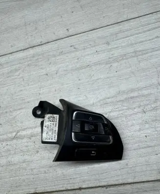 Volkswagen Golf VI Steering wheel buttons/switches 3C8959538E 301024041AB
