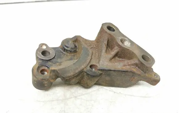 Honda CR-V Engine mounting bracket