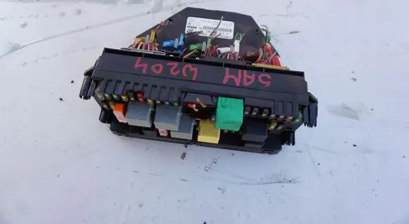 Mercedes-Benz C W204 Fuse module A2129008007