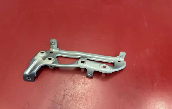 BMW X1 U11 Fender mounting bracket 9883410