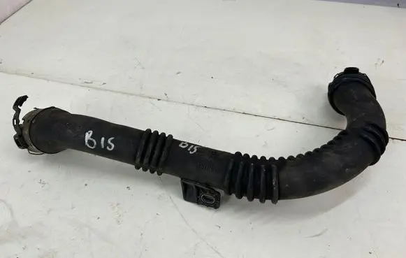 Opel Vivaro Intercooler hose/pipe 93867727