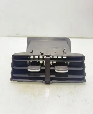 Rear air vent grill