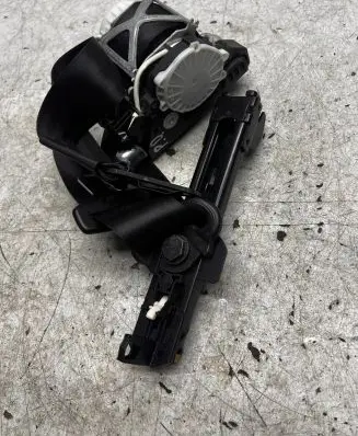 Audi Q7 4L Front seatbelt 33058732 1801130216