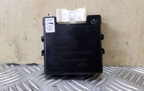 Toyota Avensis T220 Parking PDC control unit/module 1881002260 E11020087