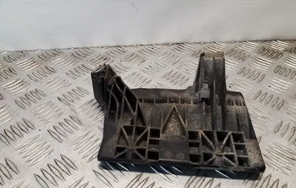 Battery bracket