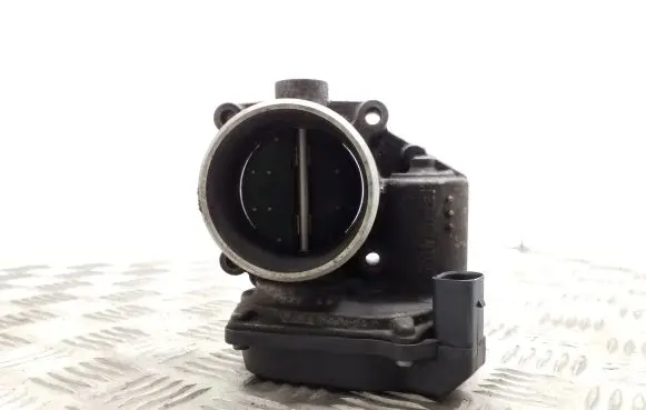 Audi Q3 8U Throttle valve 06F133062Q
