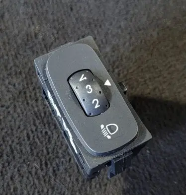 Renault Espace IV Headlight level height control switch 8200147868 62S4