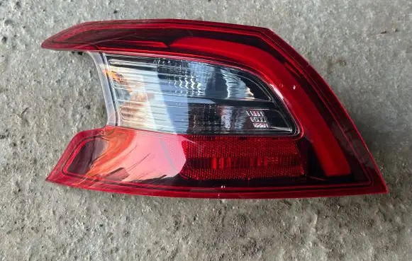 Peugeot 308 Rear/tail lights 9823728680