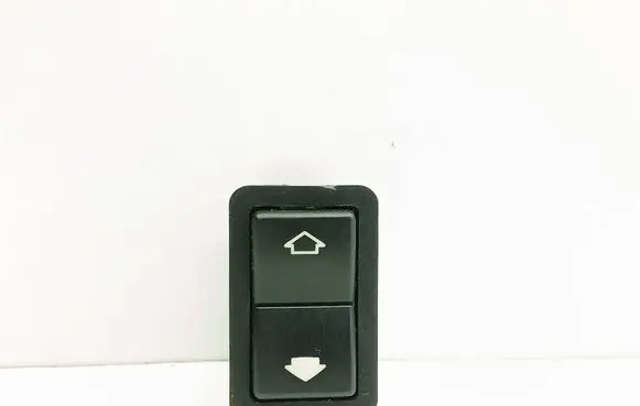 BMW 5 E39 Electric window control switch 8368974