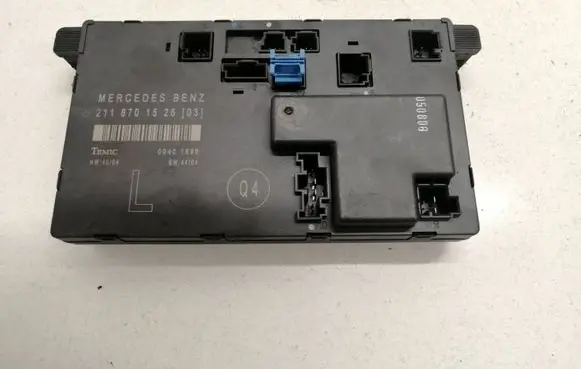 Mercedes-Benz E W211 Door control unit/module 2118701526