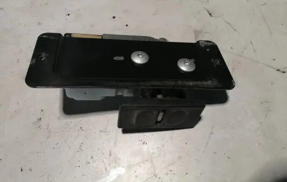 Peugeot 607 Tailgate/trunk/boot lift motor 
