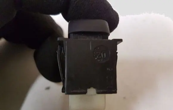 Citroen Xsara Picasso Electric window control switch M2246