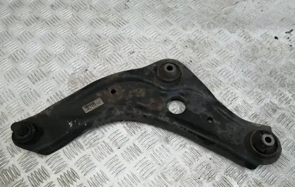 Nissan Qashqai Front lower control arm/wishbone
