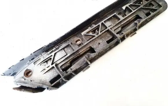 Volkswagen Touran I Front bumper mounting bracket 1t0807936