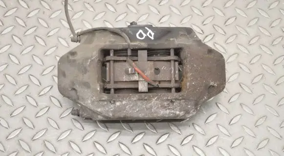 Volkswagen Touareg I Front brake caliper