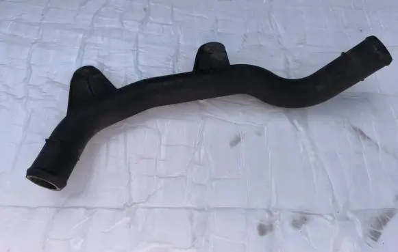 Engine coolant pipe/hose