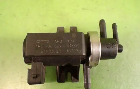 Volkswagen Transporter - Caravelle T4 Breather valve 1H090662772190320