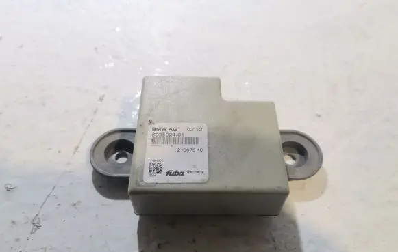 BMW 5 E60 E61 Antenna control unit 693502401