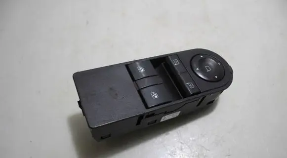 Opel Zafira B Electric window control switch