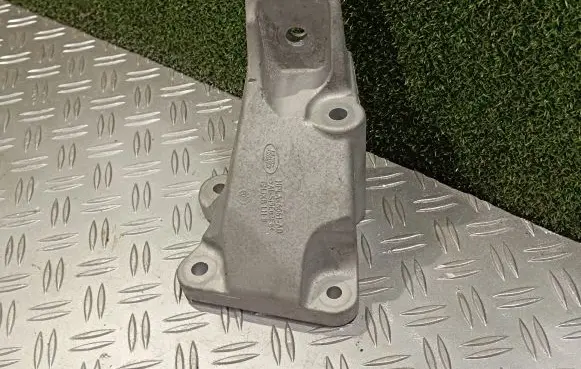 Land Rover Range Rover Sport L494 Engine mounting bracket HPLA6061AB