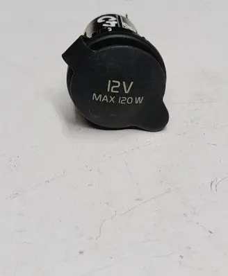 Volvo V40 12 V Socket (front) 31324707 15W11