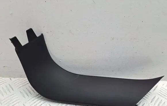 Toyota Avensis T270 Tailgate trim 6793705030C0 6793705030